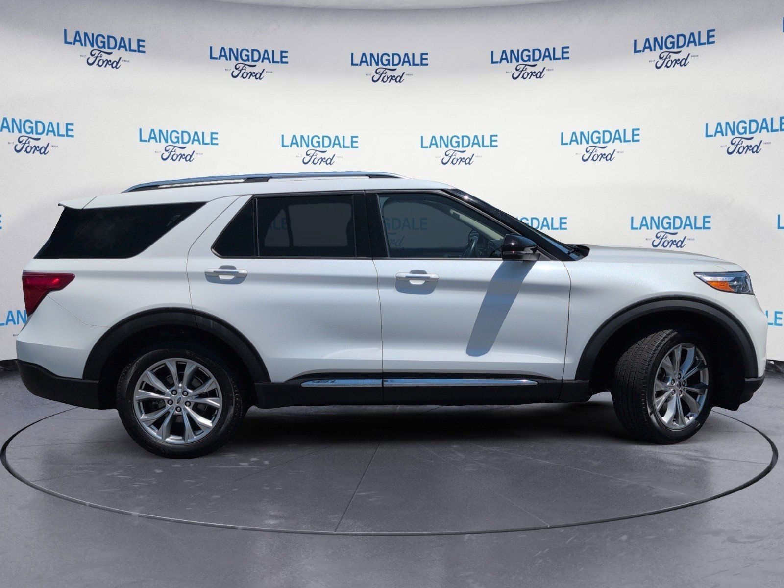 Used 2021 White Metallic Ford Limited image 3