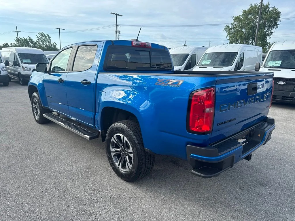 Used 2021 Blue Chevrolet Z71 image 5