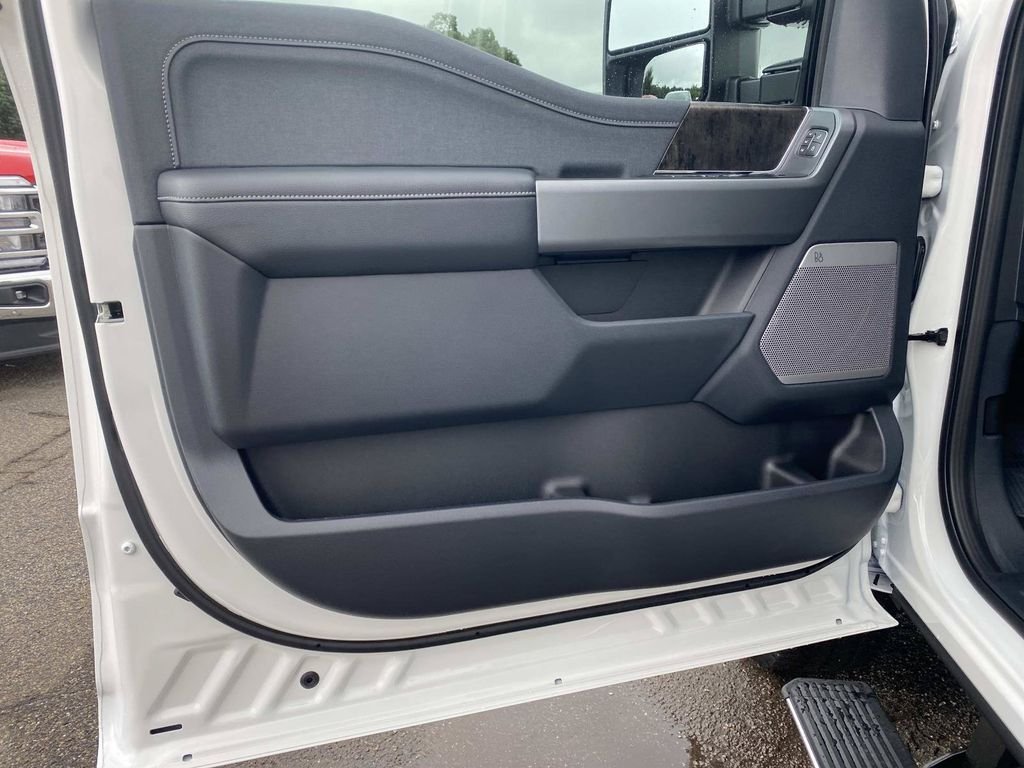 New 2026 Star White Metallic Tri-Coat Ford F-350® Lariat® image 12