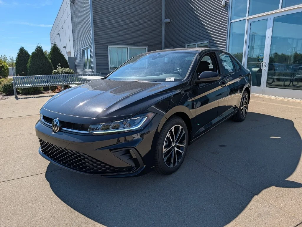 New 2027 Black Volkswagen 1.5T Sport image 7