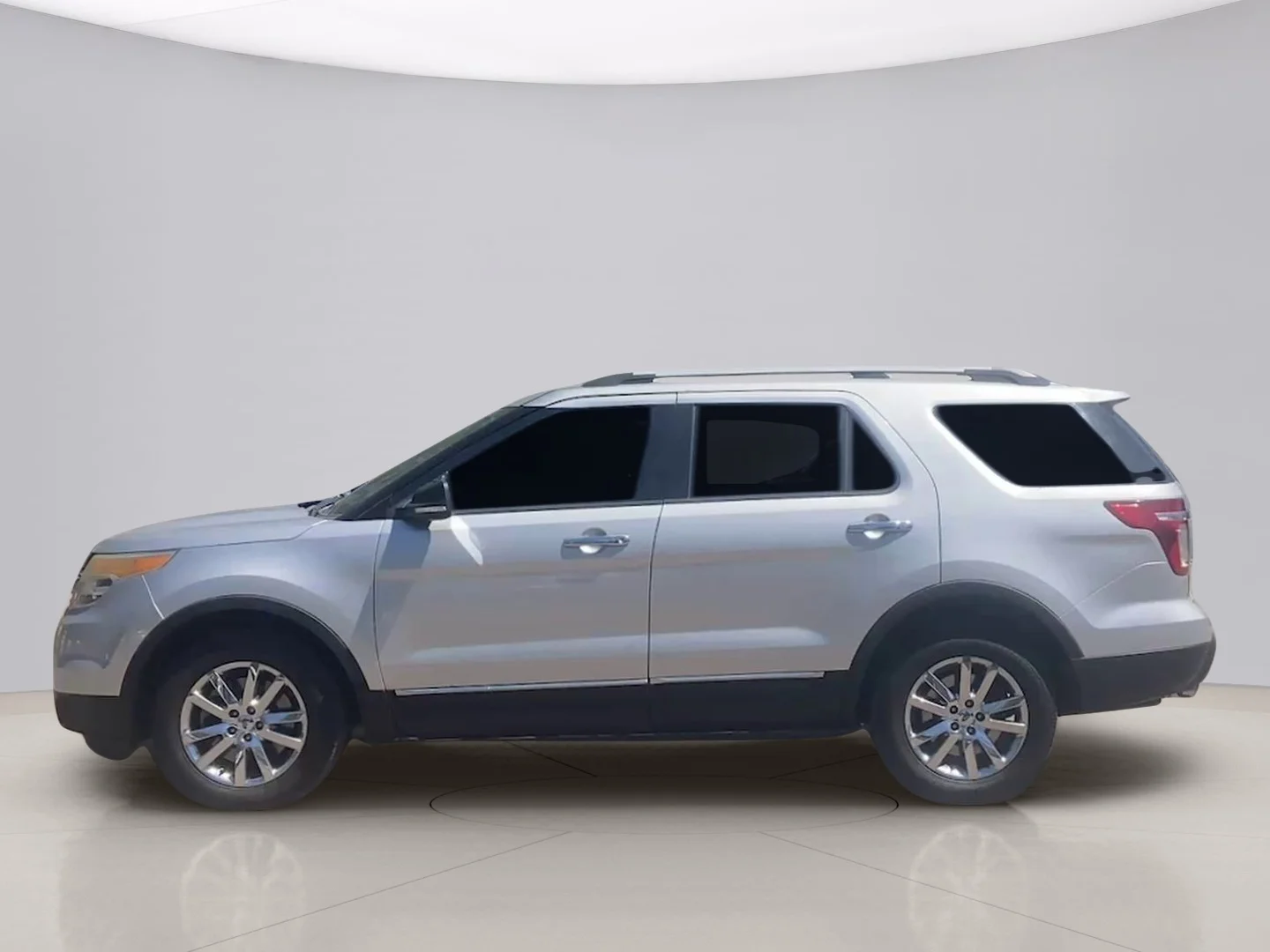Used 2015 Silver Ford XLT 4WD image 2