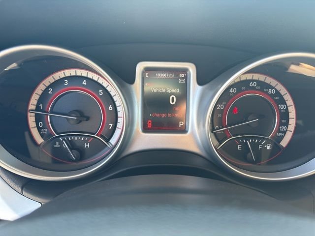 Used 2015 White Dodge SE image 17