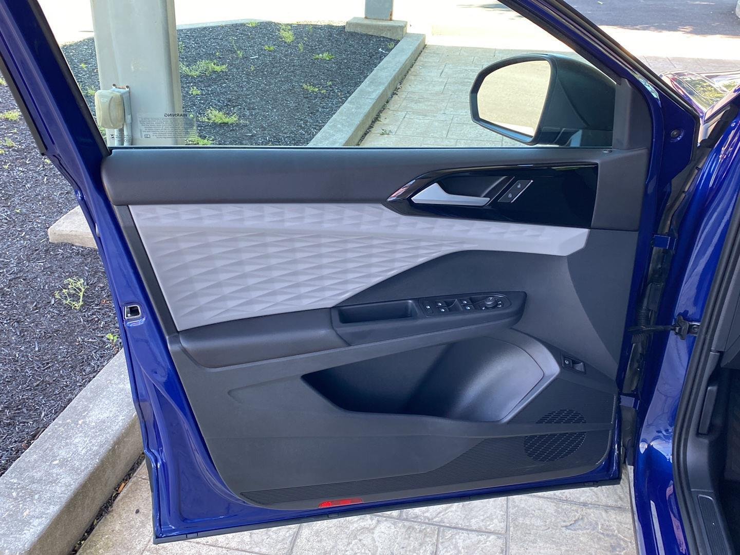Used 2023 Dusk Blue Metallic Volkswagen S image 20