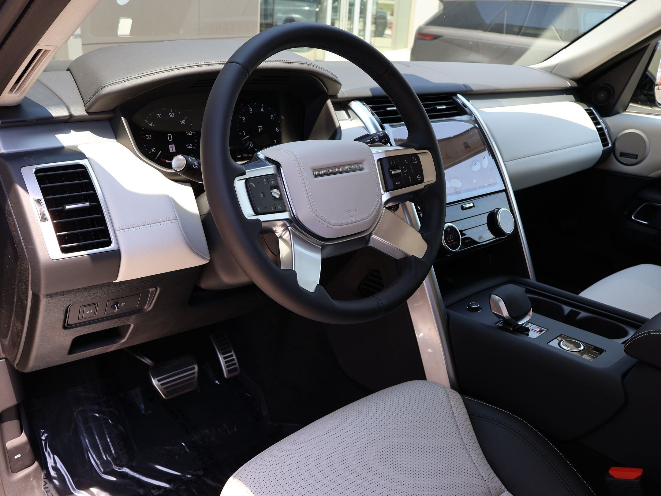 New 2026 Carpathian Grey LAND ROVER Gemini Edition image 11