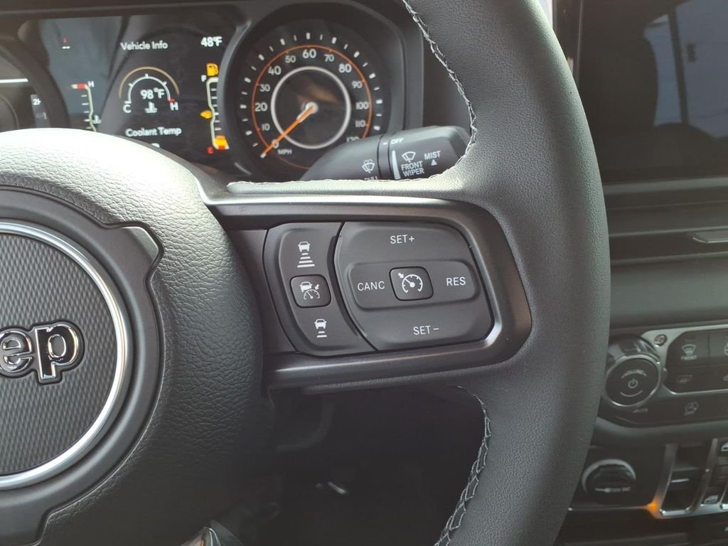 New 2026 Black Clear-Coat Exterior Paint Jeep Sahara image 18
