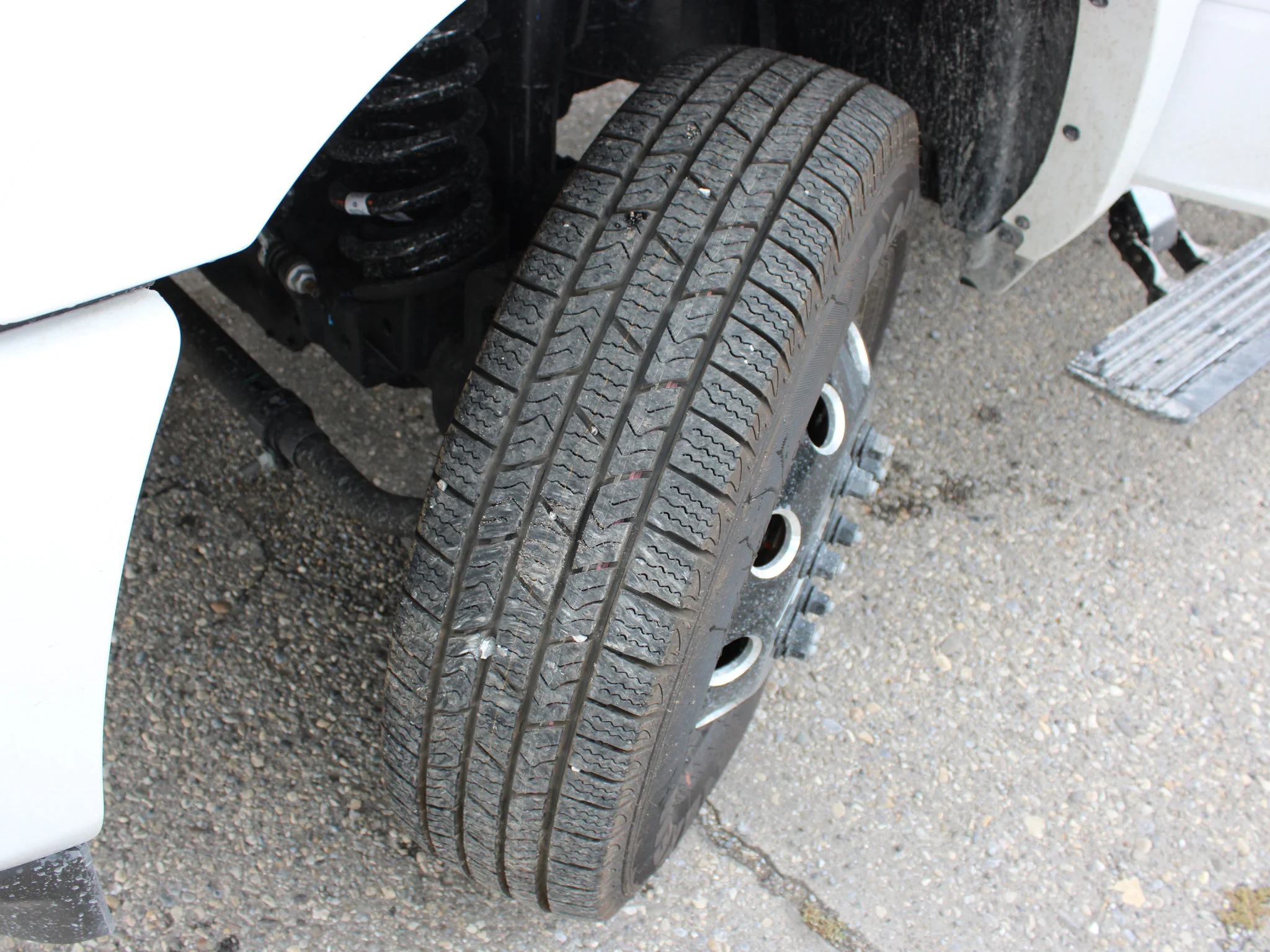 Used 2025 White RAM Limited 4x4, Max Tow image 2