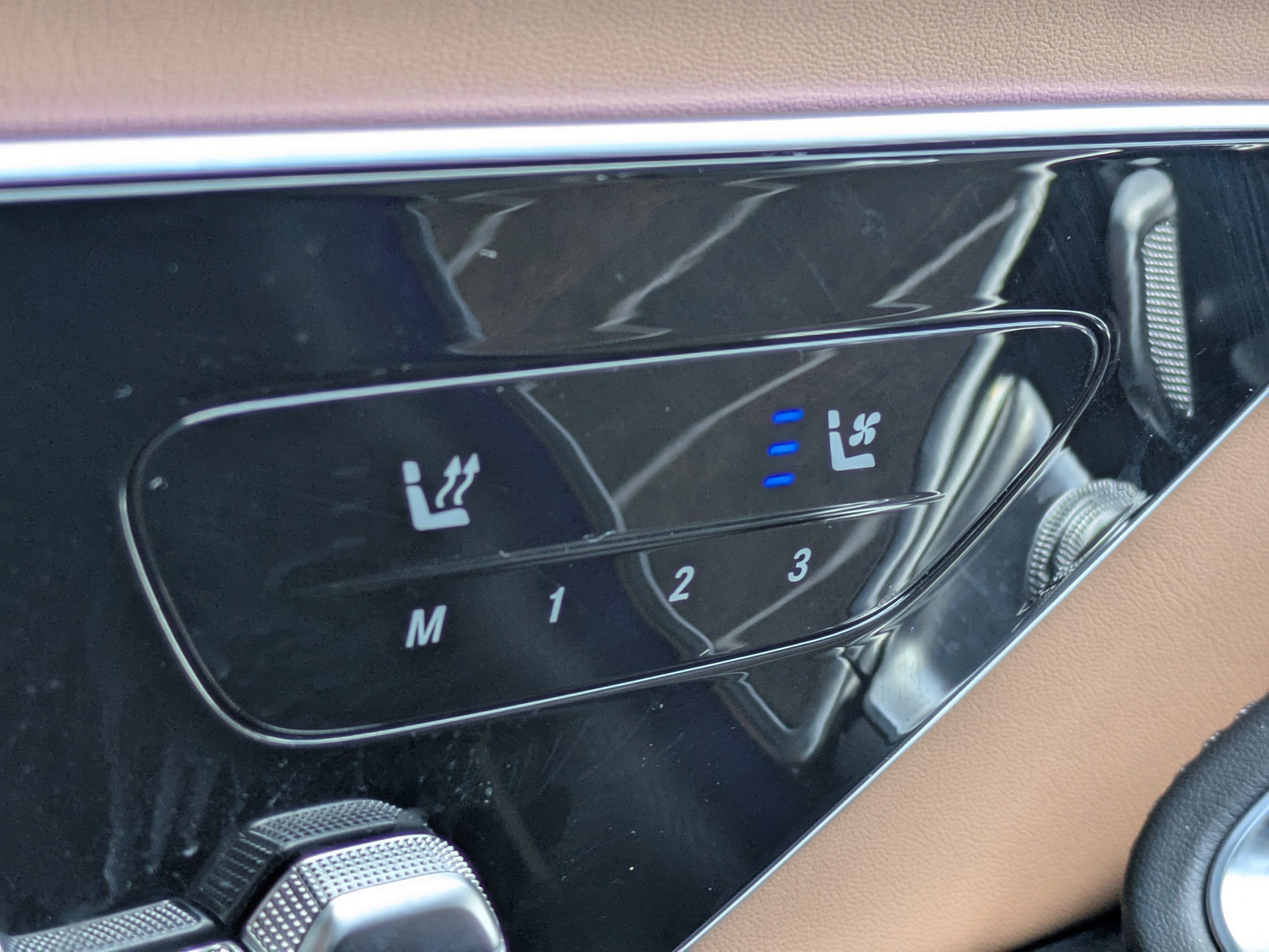 2025 Mercedes-Benz E-Class E450 - Photo 24
