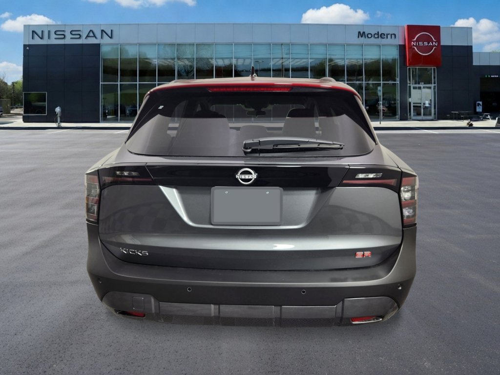 New 2026 Gun Metallic / Scarlet Ember Tintcoat Two-tone Nissan SR image 4