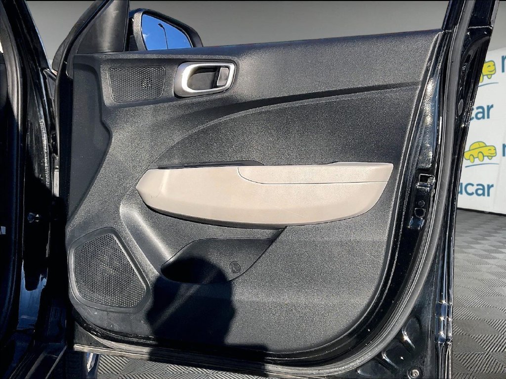 Used 2025 Onyx Black Hyundai SEL image 11