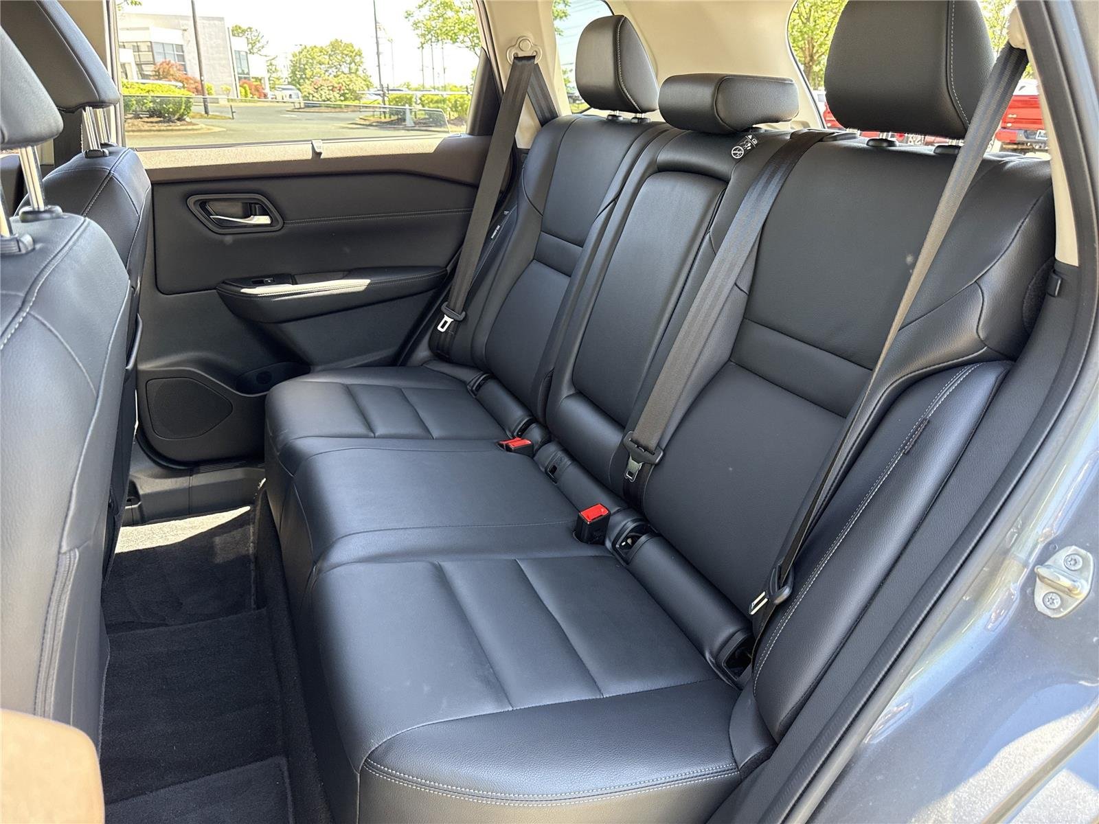 Used 2023 Gun Metallic Nissan SL image 19