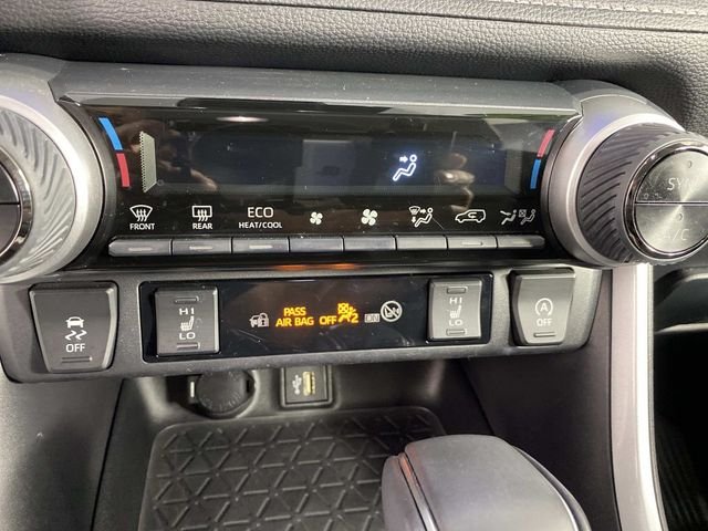 Used 2025 Beige Toyota XLE Premium image 22