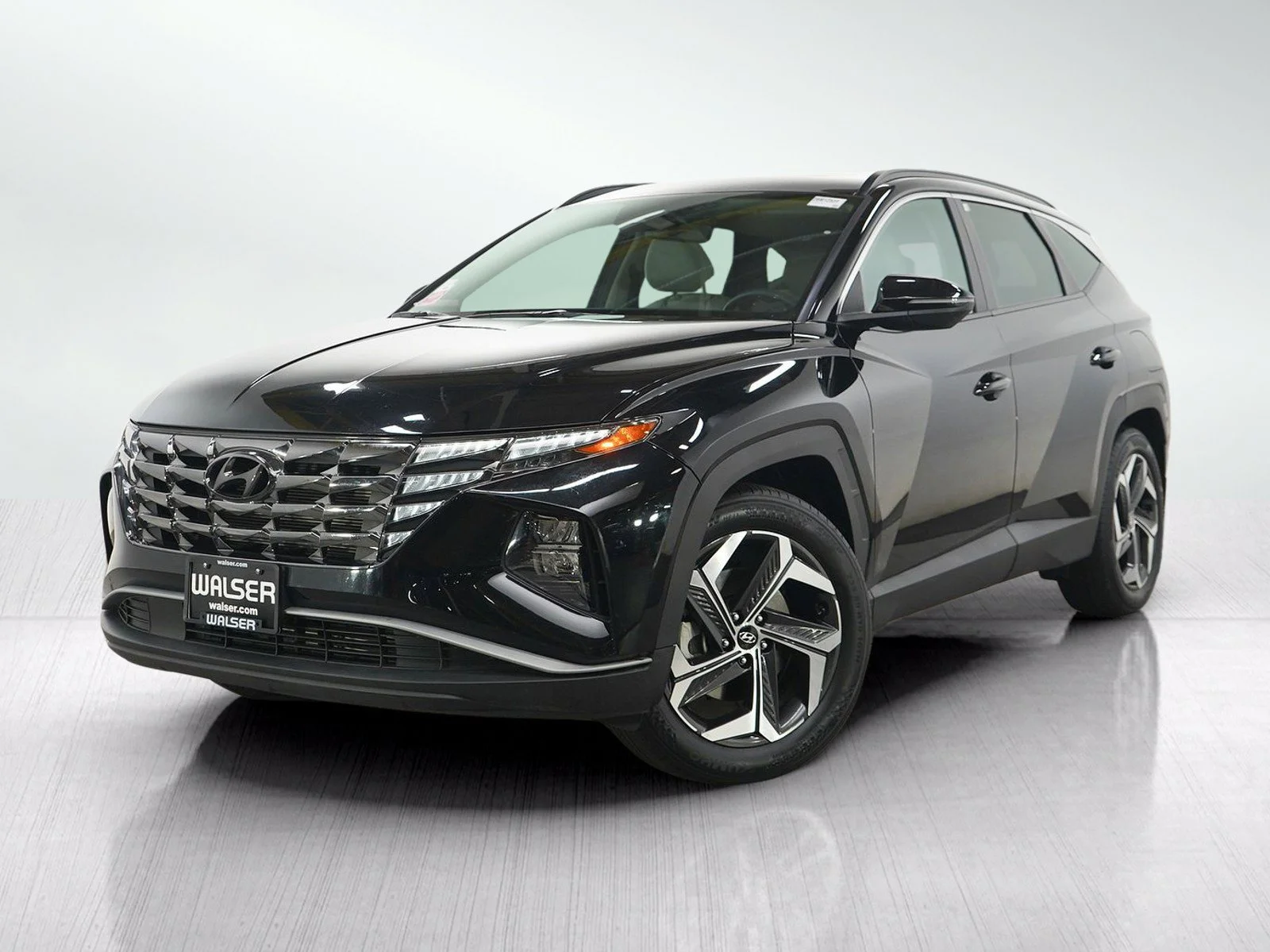 Used 2022 Phantom Black Hyundai SEL image 1