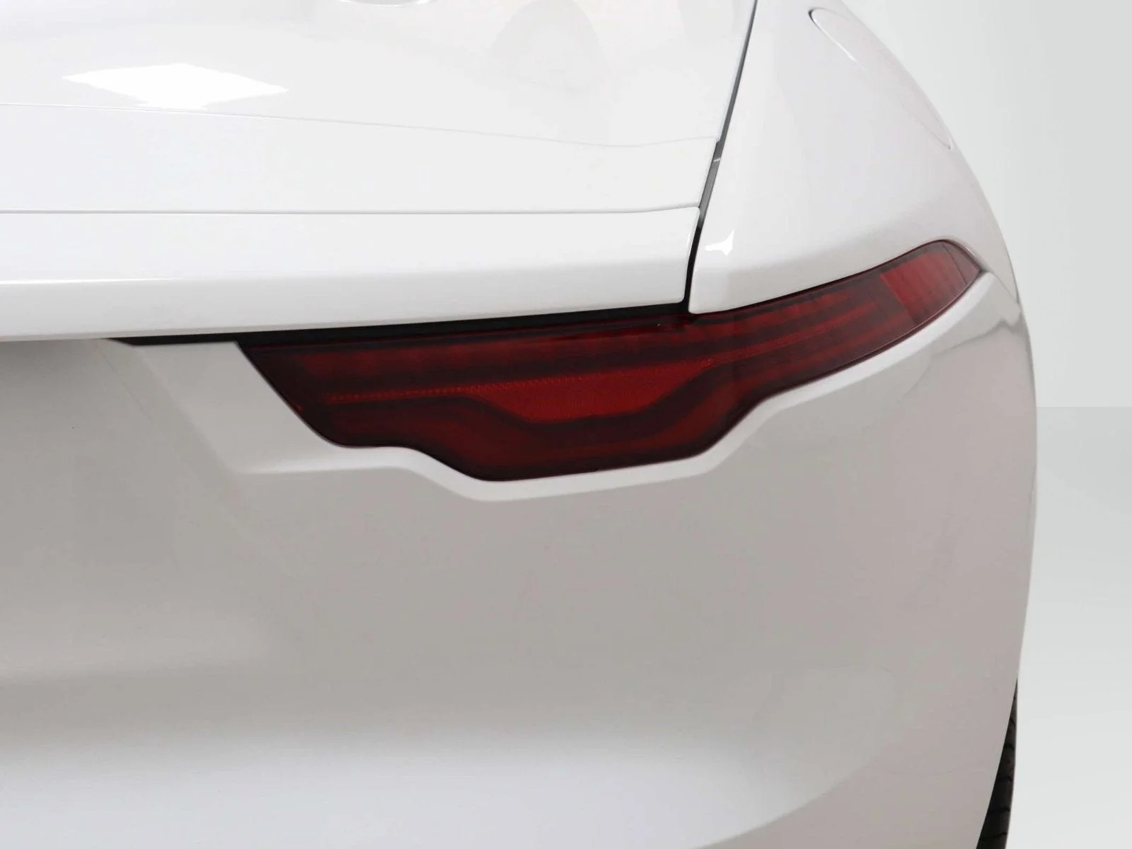 Used 2024 White Jaguar 75 image 14