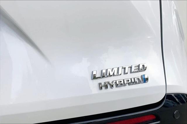 Certified Used 2024 WIND CHILL PEARL Toyota  image 10