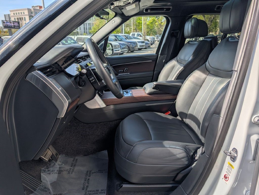 Used 2023 Fuji White Land Rover Autobiography image 24