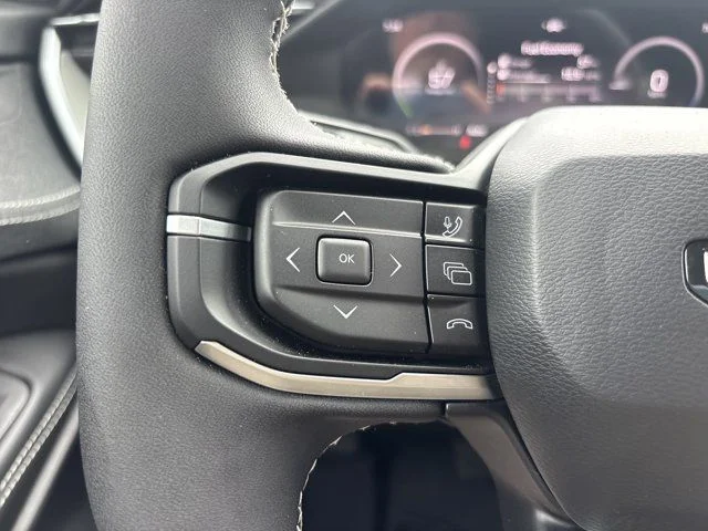 New 2026 Red Hot Pearl-Coat Exterior Paint Jeep Laredo image 24