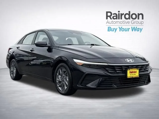 Used 2024 Abyss Black Hyundai SEL image 1