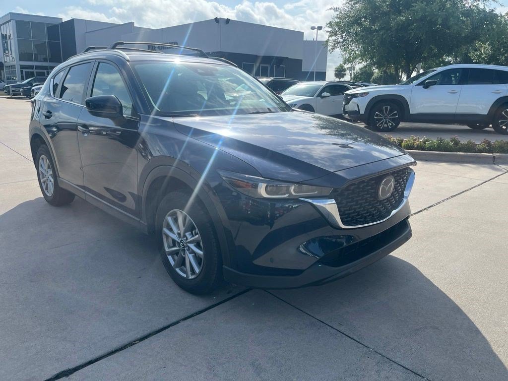 2023 Mazda CX-5 S Preferred package Auto AWD's photo