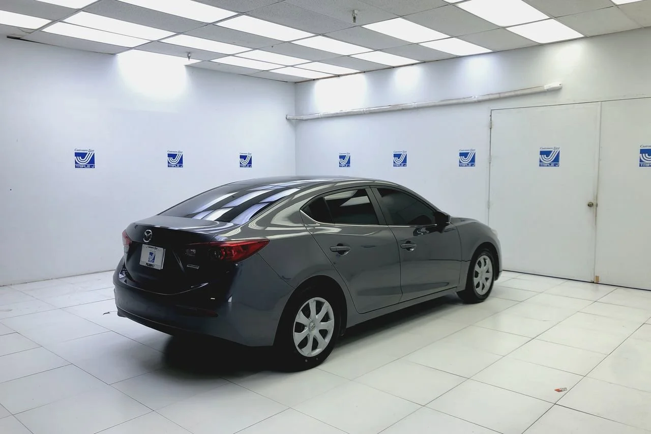 Used 2018 Machine Gray Mazda Sport image 4
