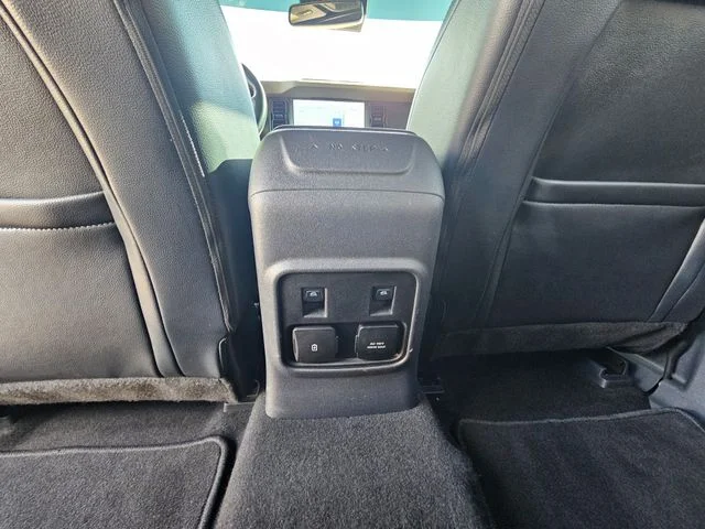 Used 2022 Orange Metallic Ford Wildtrak image 21