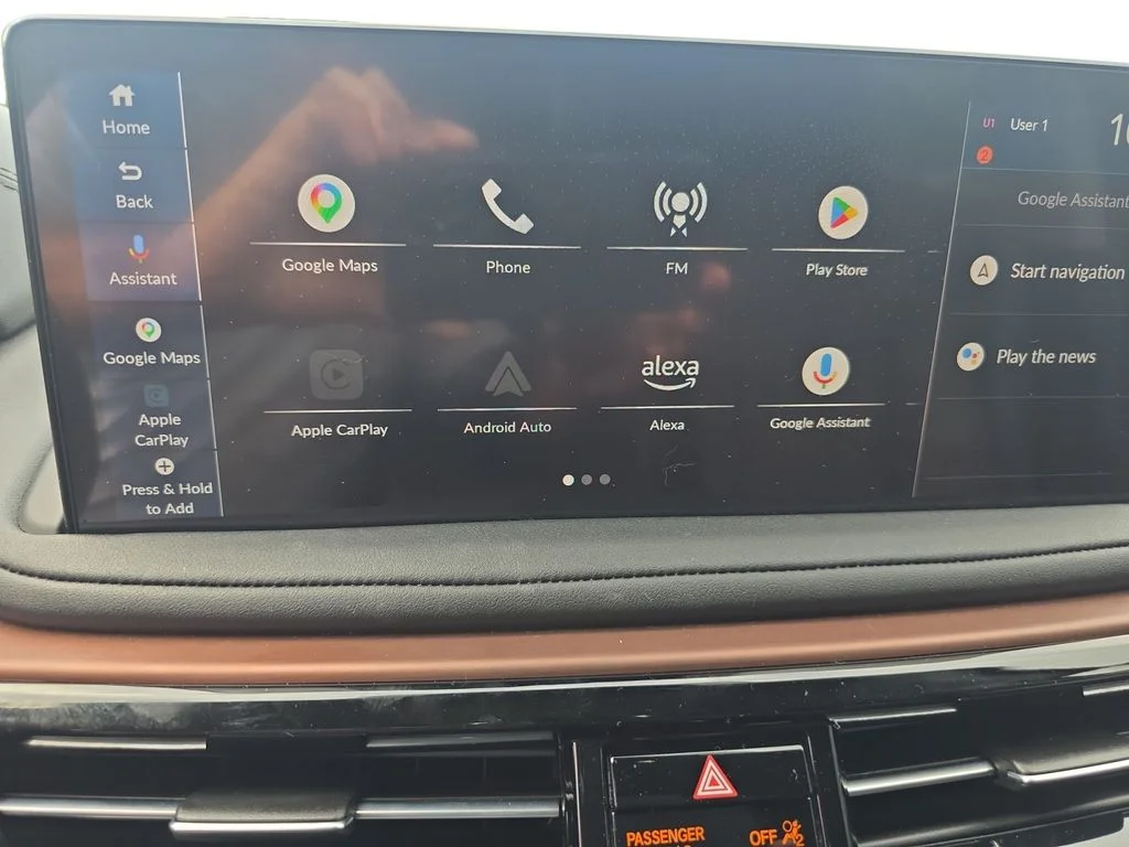 Certified Used 2025 Liquid Carbon Metallic Acura Technology Package image 15