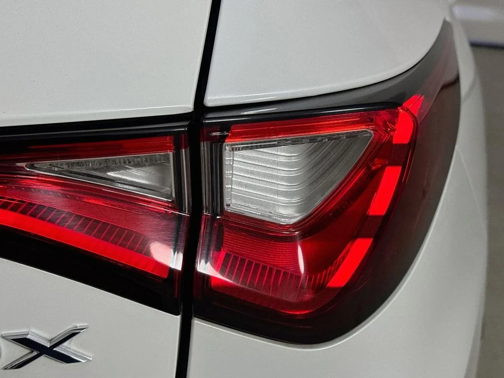 Used 2022 White Acura Advance image 33