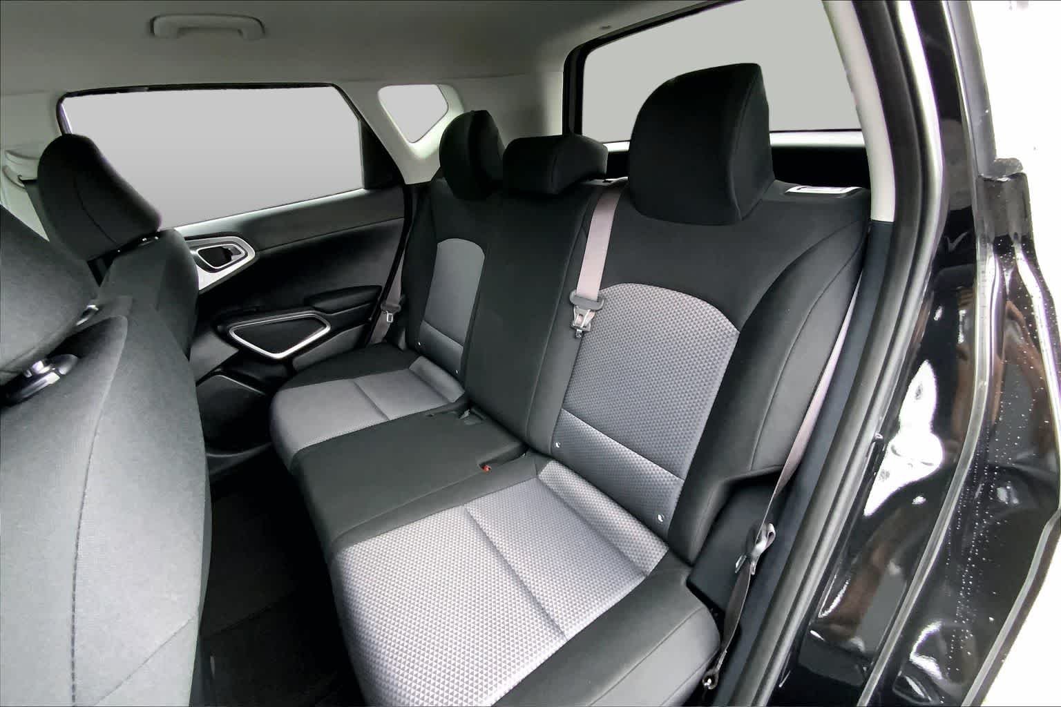 Used 2024 Fusion Black Kia LX image 20