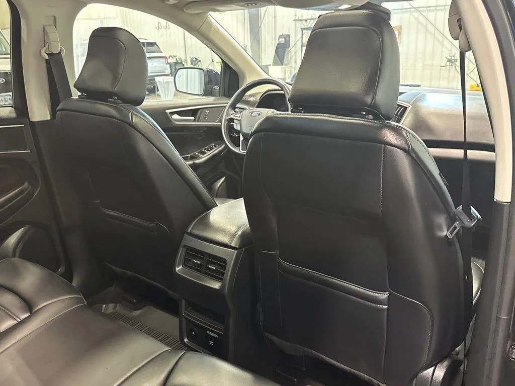 Used 2024 Agate Black Ford SEL image 34