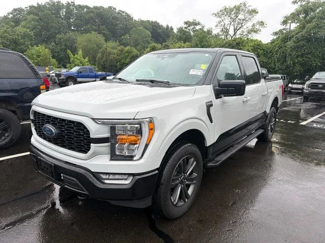 Used 2023 Avalanche Ford XLT image 3