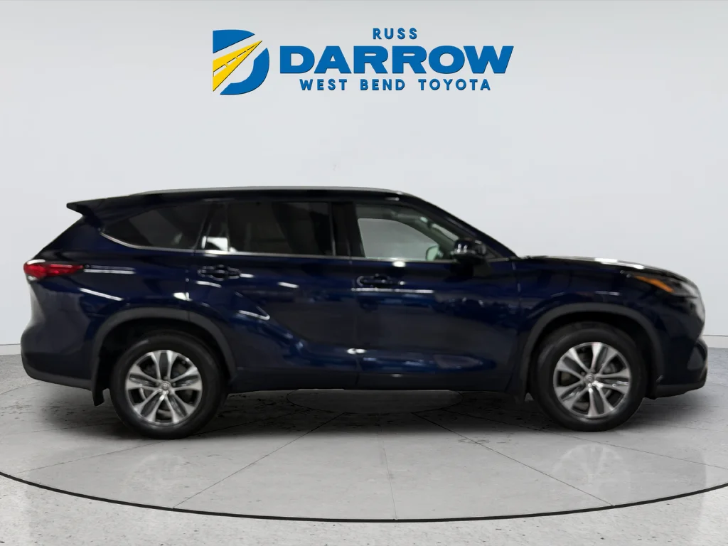Used 2022 Blue Toyota XLE image 6