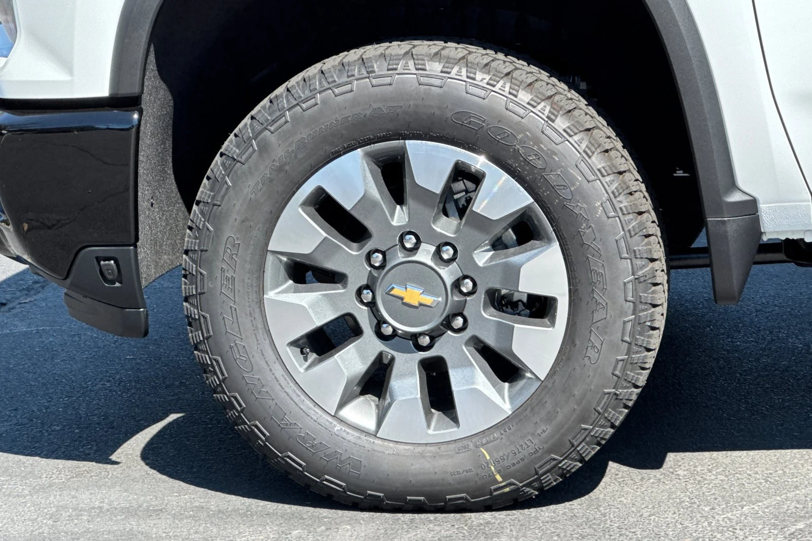 2026 Chevrolet Silverado 2500 HD Custom view 23