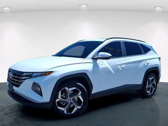 Used 2023 White Hyundai SEL image 2