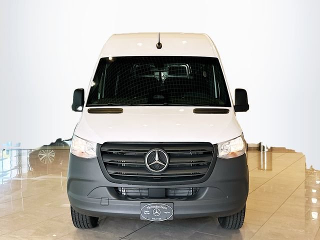 New 2026 Arctic White Mercedes-Benz Cargo 144 WB image 30