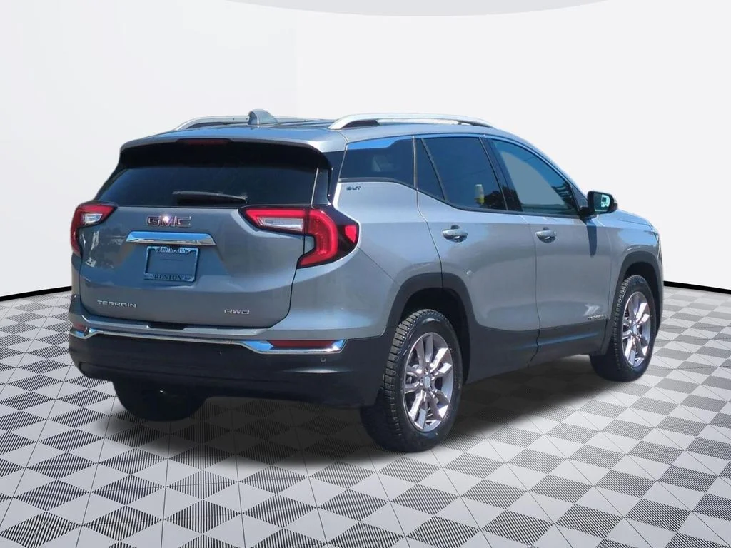 Used 2023 Sterling Metallic GMC SLT image 6