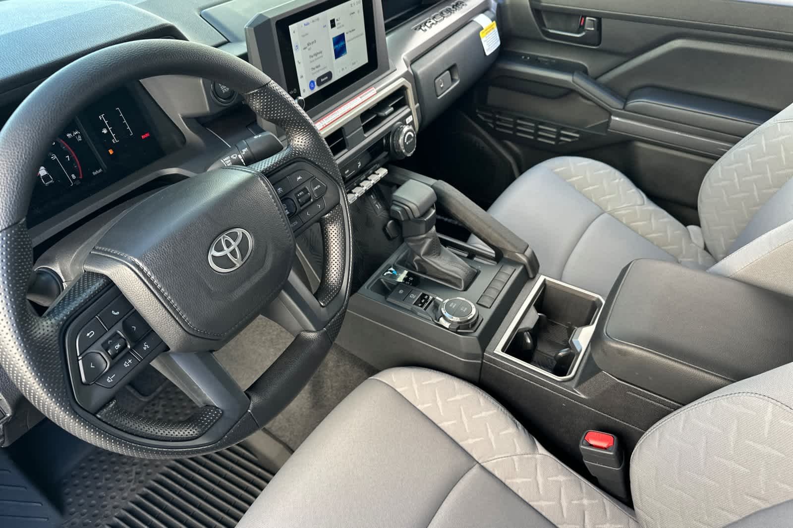 2026 Toyota Tacoma SR5 - Photo 9