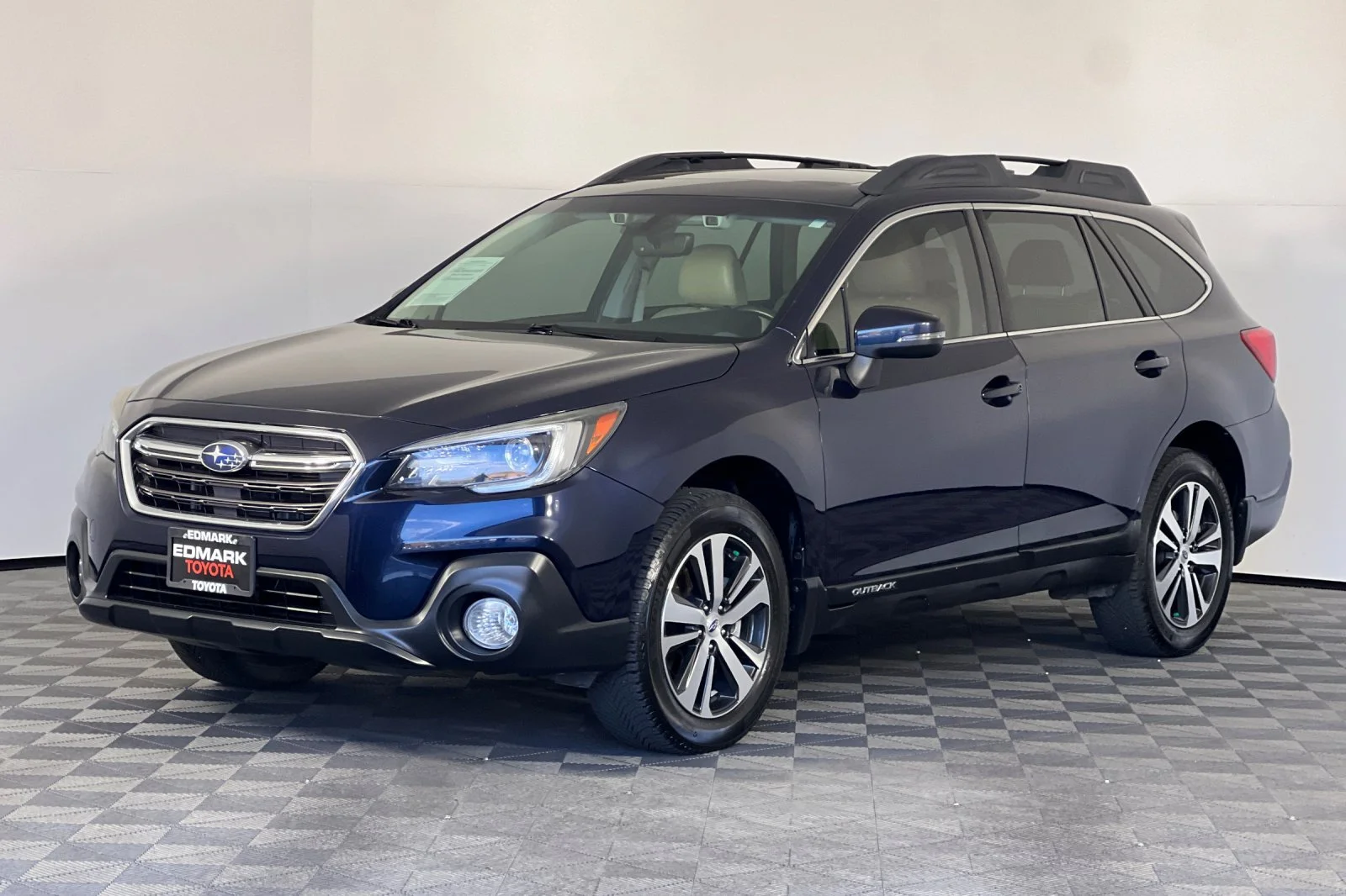 Used 2018 Dark Blue Pearl Subaru Limited image 7