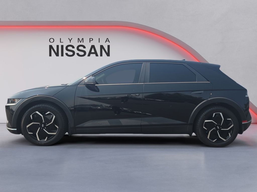 Used 2024 Black Hyundai SEL image 3