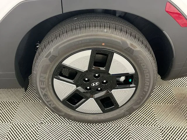 New 2026 White Hyundai SEL image 20