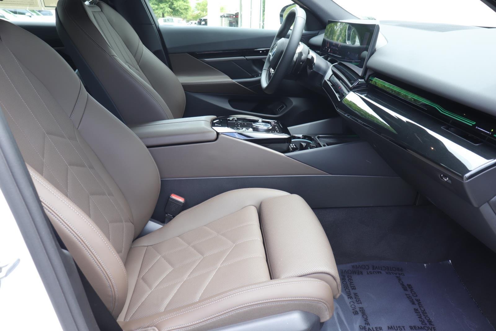 Used 2026 Alpine White BMW 530i image 18