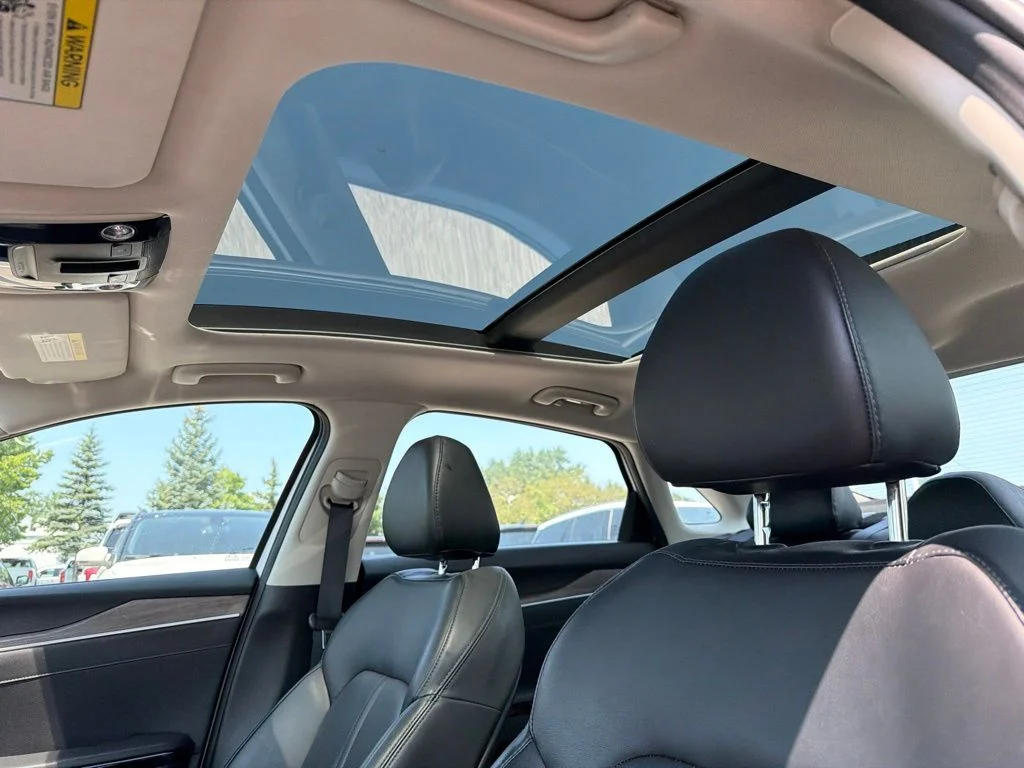 Used 2021 White Kia EX image 13