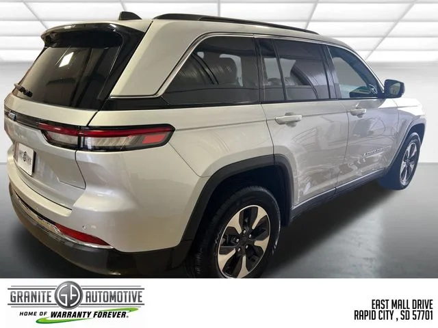 Used 2024 Silver Jeep 4xe image 6