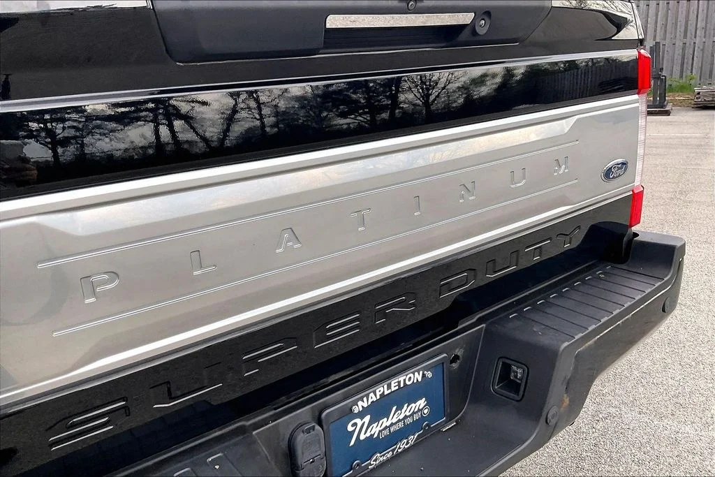 Used 2017 Black Ford Platinum image 32