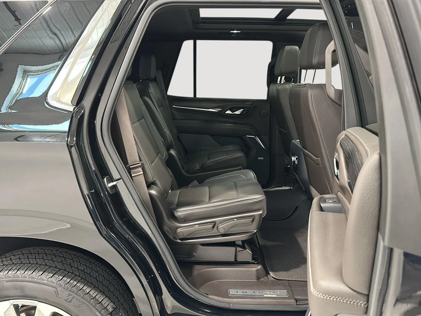 Used 2021 ONYX BLACK GMC Denali image 26