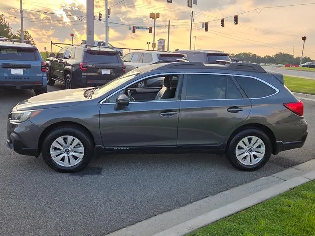 Used 2019 Gray Subaru 2.5i Premium image 4