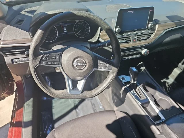 Used 2025 Red Nissan 2.5 SV image 16