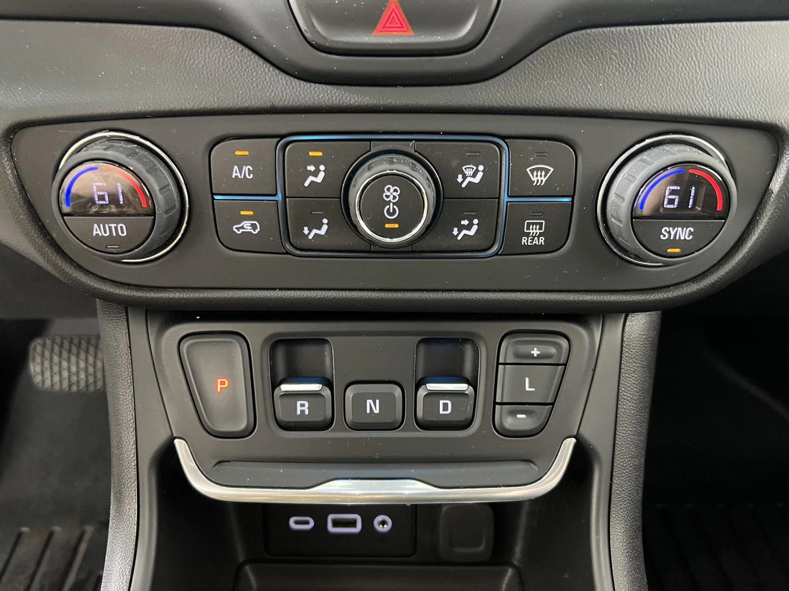 Used 2020 Summit White GMC SLE image 20