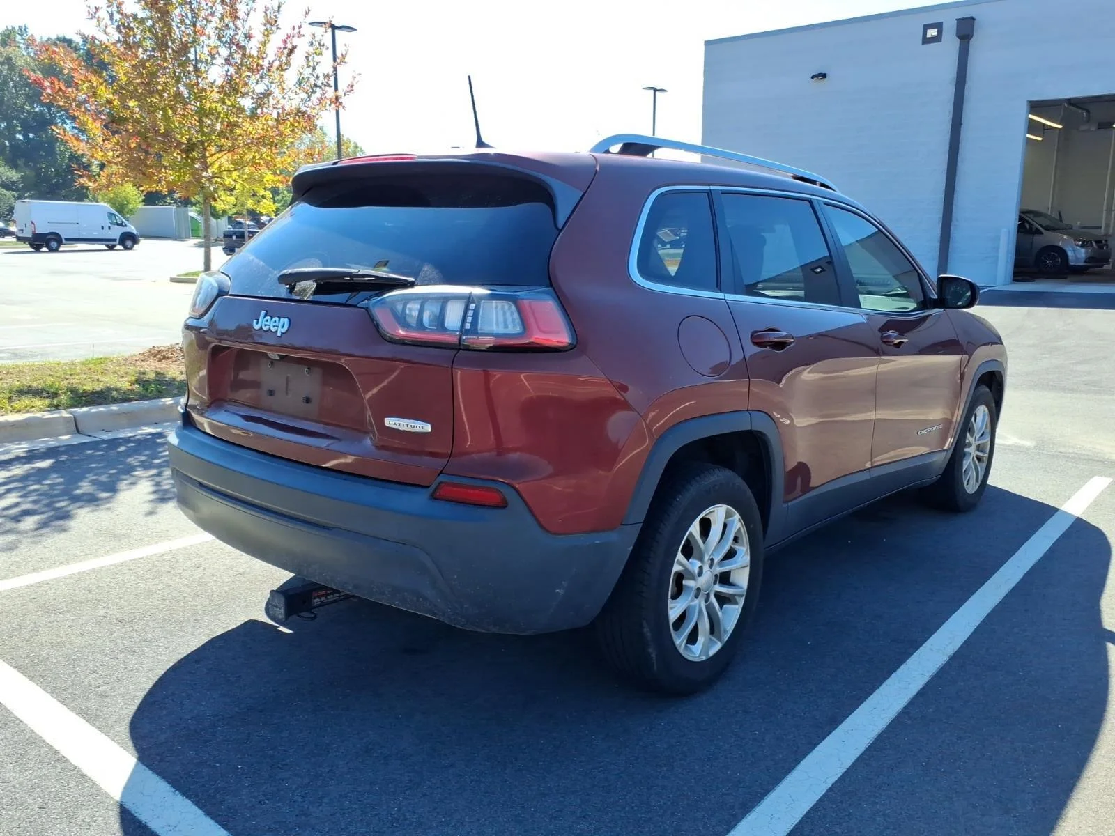 Used 2019 Velvet Red Pearlcoat Jeep Latitude image 9