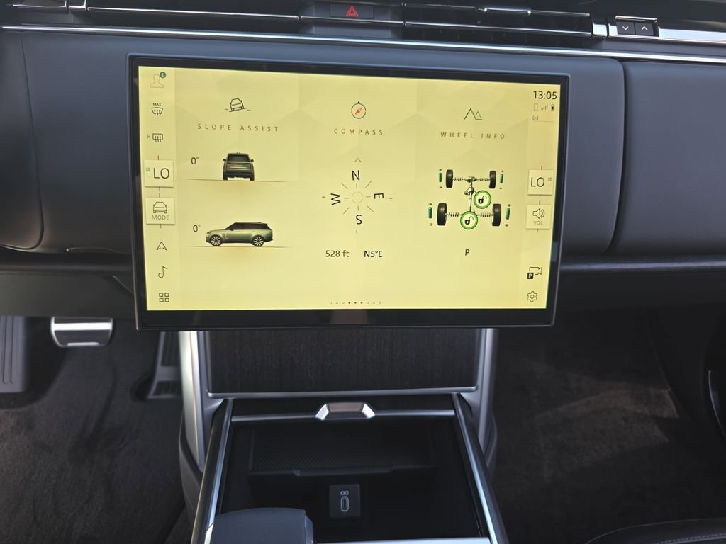 New 2026 Santorini Black Land Rover SE image 21