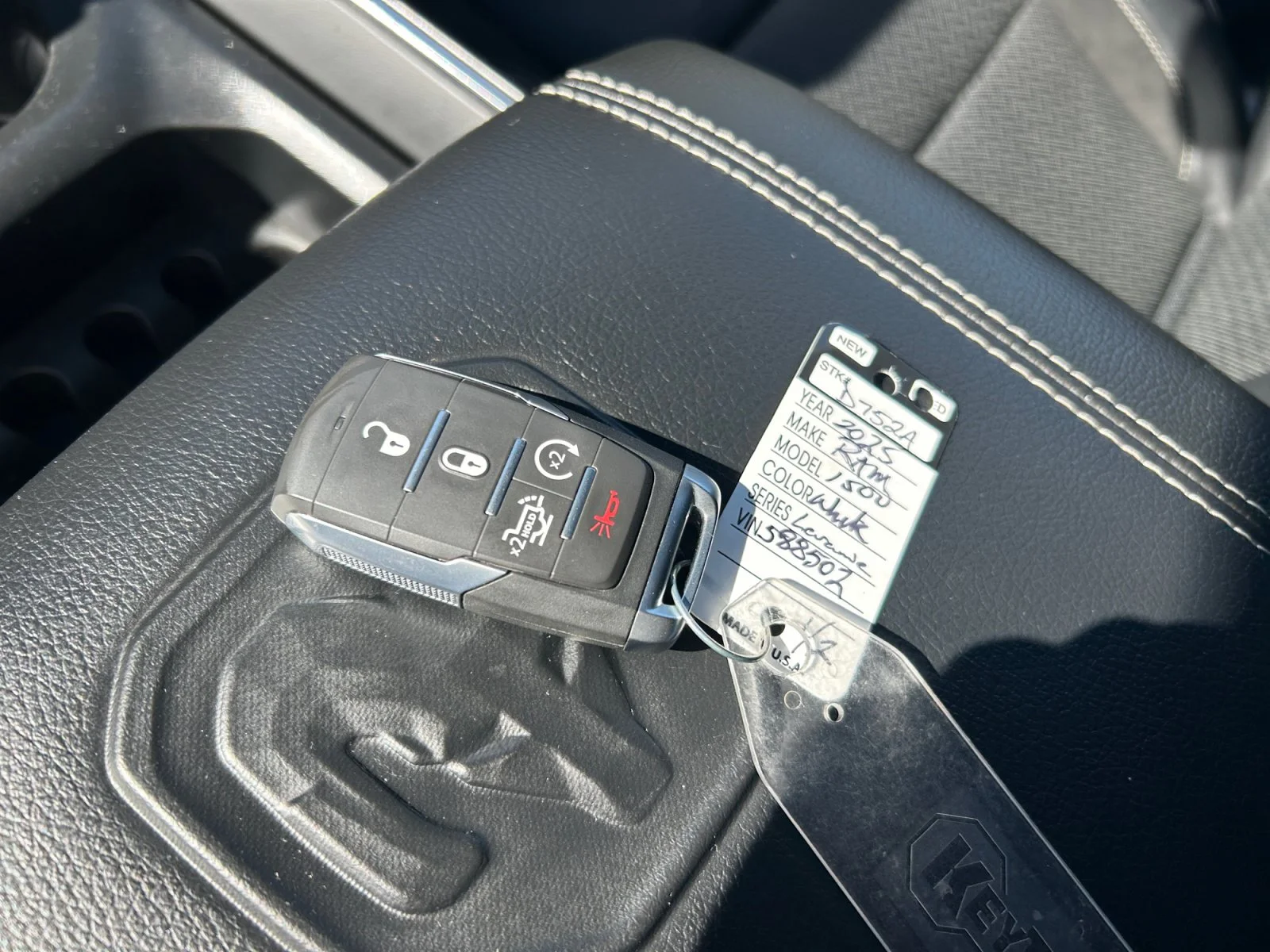 Used 2025 Ivory Tri-Coat Pearl Ram Laramie image 28