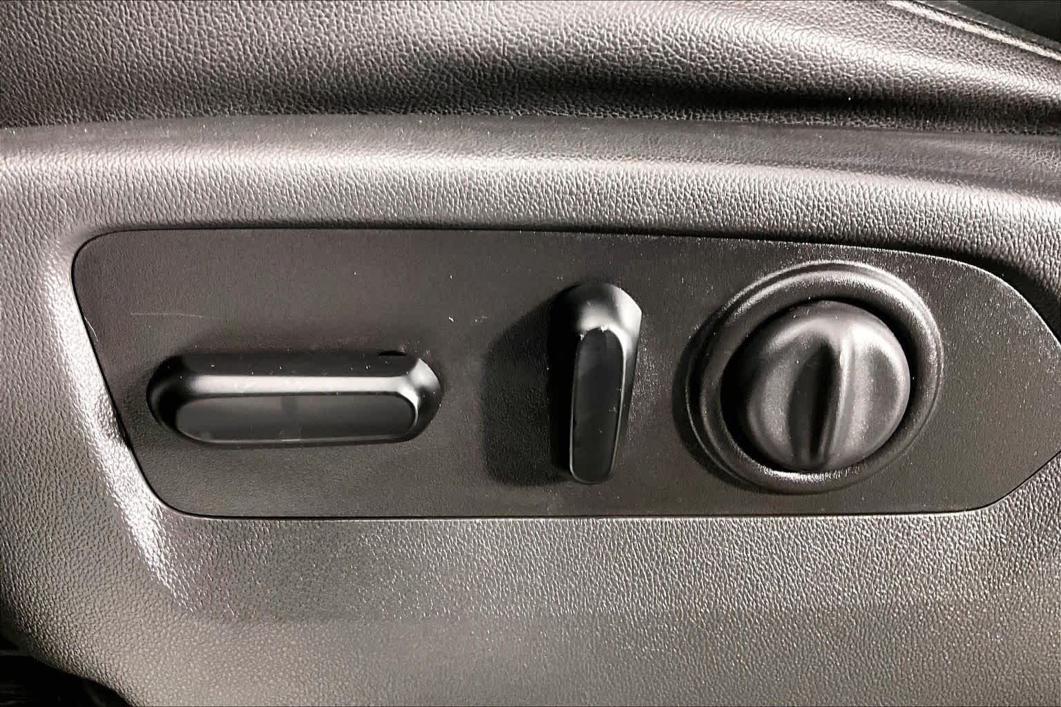 Used 2020 Onyx Black GMC SLT image 31